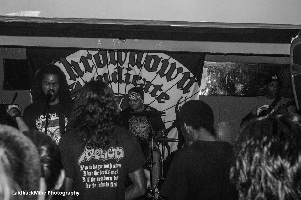 ThrowdownSyn's tweet photo. Metalshow #DCMMJ #I71 @PhoneHomie @OneLoveMassive @EnchantmentIsle @handbuilt4l @LONEWOLFdc @VANORML @DabSoHard https://t.co/0FMTebpXyn https://t.co/1bkCaqIdXf