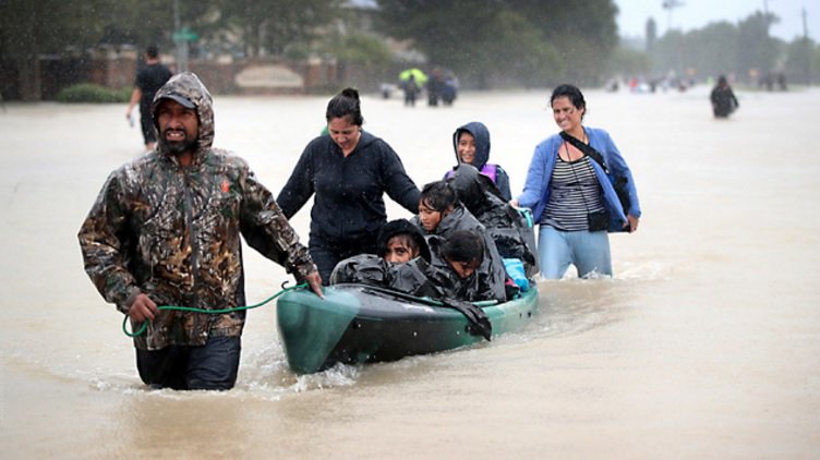 #BREAKING "GET OUT NOW" South Houston levy breaches bit.ly/2xJKyNN?utm_me… https://t.co/TBRCrcBRTK