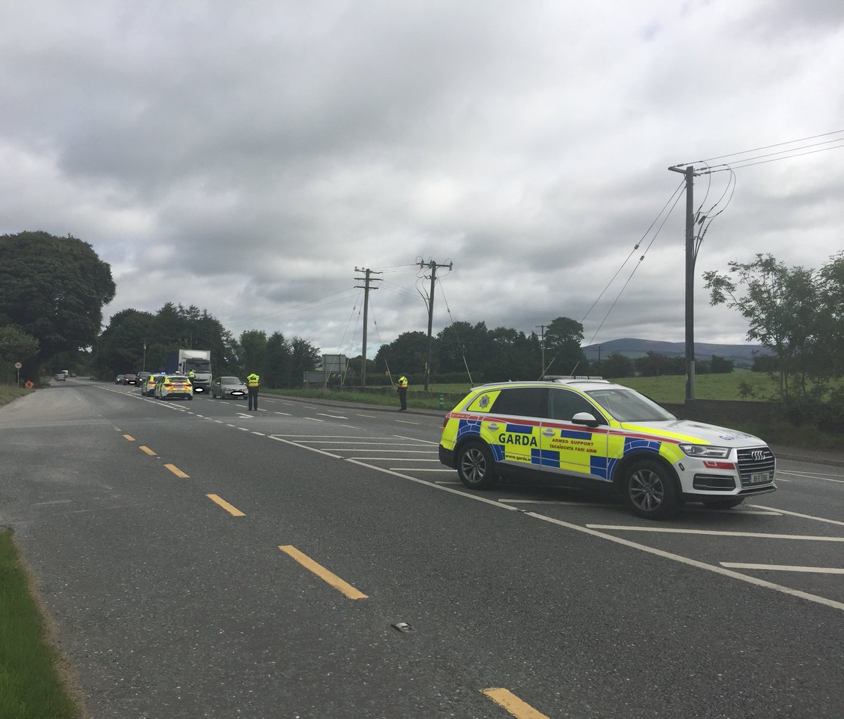 GardaTraffic's tweet photo. Multi Agency Checkpoint on N81 Co Wicklow - 184 breath tests, 1 driver failed and arrested. 2 cars seized for no Insurance/Tax https://t.co/MGgq2FAhwR