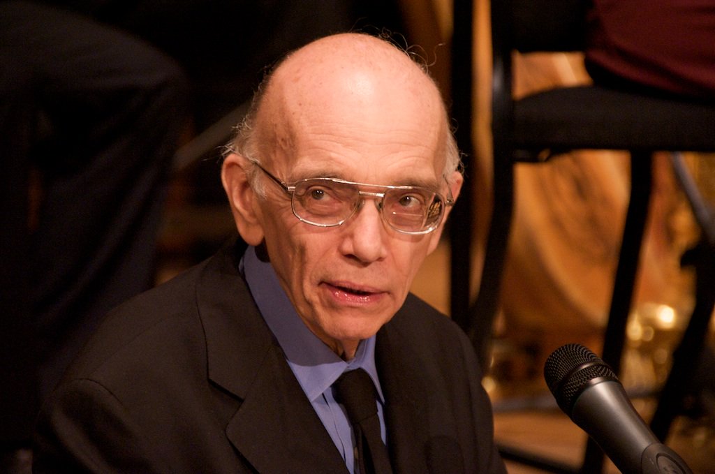 "Hay tres aspectos al considerar el futuro de <a href="/elsistema/">El Sistema</a>, tres vertientes. La primera... la expansión horizontal..."  maestro José A. Abreu