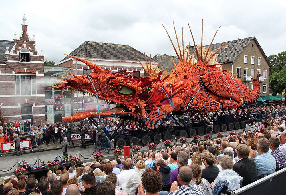 Presenting Gil Bruvel’s “Corso Zundert,” a documentary about the world’s largest flower parade. Watch: thisiscolossal.com/2017/08/presen…