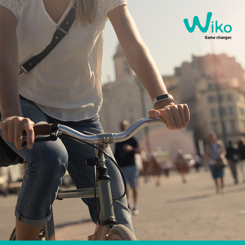 WikoMobile's tweet photo. Envie de vous remettre au sport pour la rentrée ? Trackez vos séances avec notre bracelet connecté #WiMATE ! 👉 https://t.co/4JKL2k4sBy https://t.co/HovaokXISB