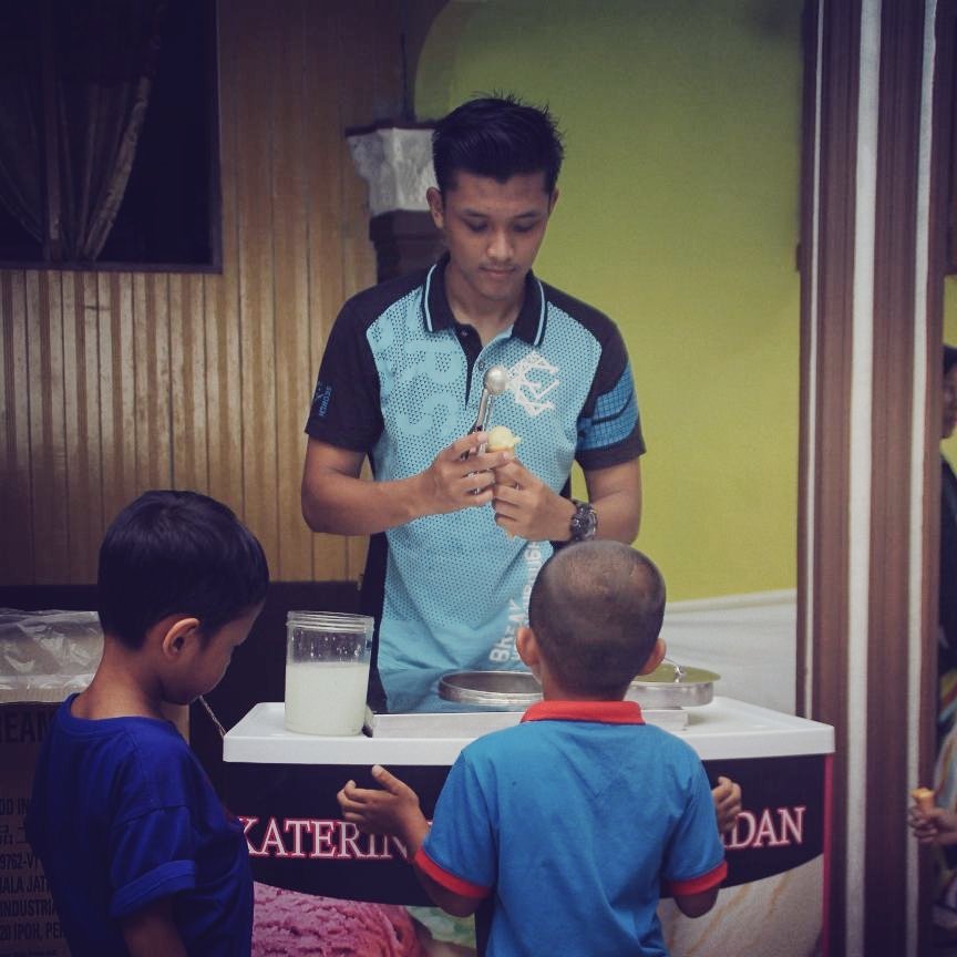 luqmanItech's tweet image. Dah try yg trbaik untk jdy menantu mak awak💃

#brosupport
#browedding