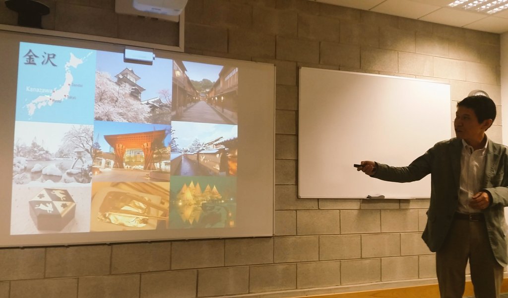 M_D_Scanlon's tweet image. Excellent seminar by Prof. Nagatani of #Kanazawa University Japan today @BernalNews on #fluorescence spectroscopy at #softinterfaces!