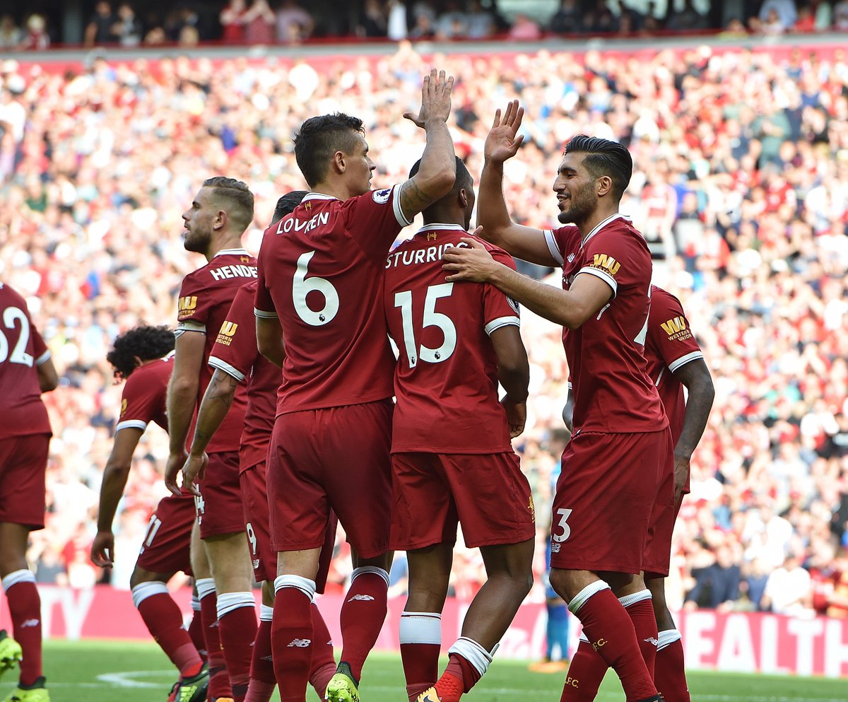 LFC's tweet photo. "We want to build a squad, keep a squad and work together." 🔴

Words from Klopp: https://t.co/mwjBzmqHQg https://t.co/KI5vSvteTY
