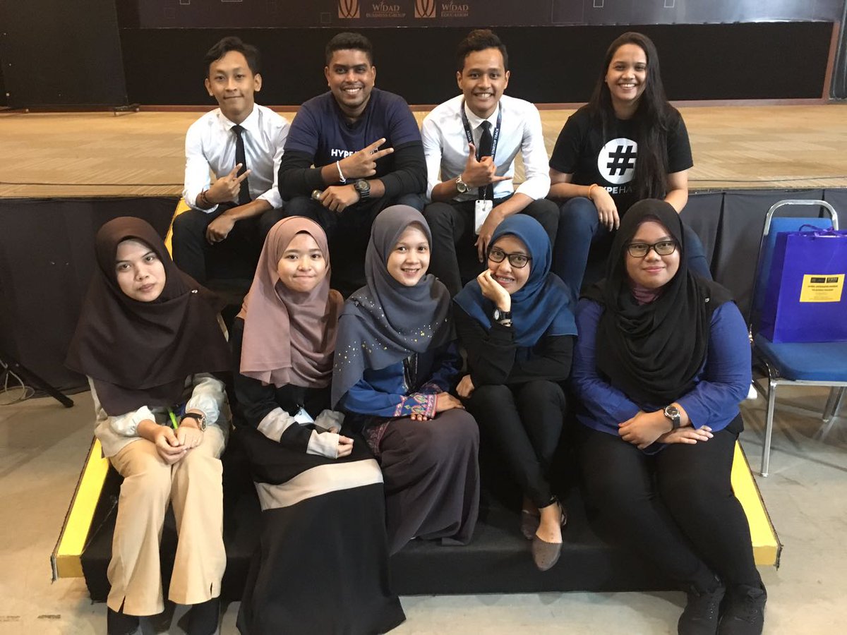 VirajithReal's tweet photo. Teaching these kids how to build a business in the 21st century. Amazing experience, teaching is something.
#startups #hypehash #MaGIC https://t.co/Zc9tjivyW6