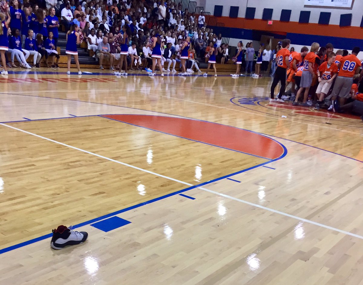 MMSJaguars's tweet photo. You know your team is fired up when they run out of their shoes! #beatVicksburg #beatOldeTowne #MMSfootball #MMSvolleyball #MMSJags https://t.co/Sco21GnKVi