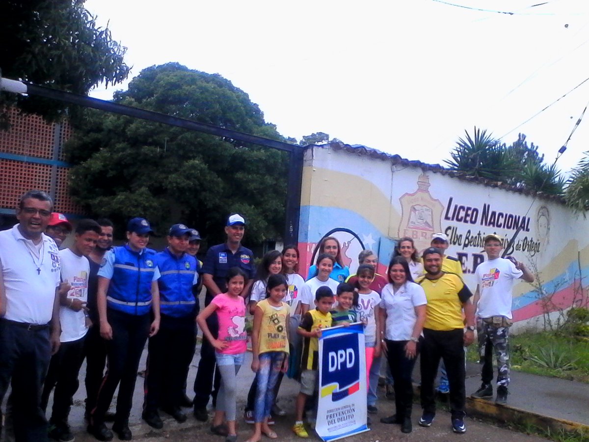 consejoseducat5's tweet photo. Los niños y niñas de las comunidades disfrutan de actividades recreativas totalmente gratis.!!! #EscuelasAbiertasSembrandoFuturo https://t.co/n8EdzzLay7