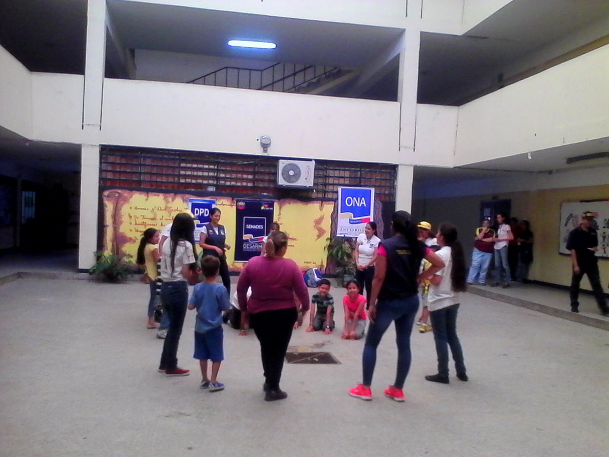 consejoseducat5's tweet photo. Los niños y niñas de las comunidades disfrutan de actividades recreativas totalmente gratis.!!! #EscuelasAbiertasSembrandoFuturo https://t.co/n8EdzzLay7