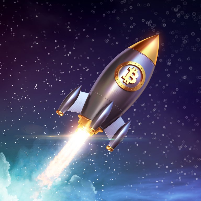 BitcoinNews's tweet photo. Markets Update: Bitcoin Skyrockets to $4650 Setting New All-Time High https://t.co/PPGrXYVvJ2 #Bitcoin https://t.co/ymbE90mYqp