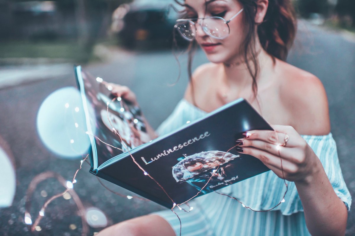ThoughtCatalog's tweet photo. Luminescence is available on @iBooks NOW💫
It even includes a BTS video of how these images were shot! ✨

https://t.co/NvdR5C0int https://t.co/nm1nrvhtDq