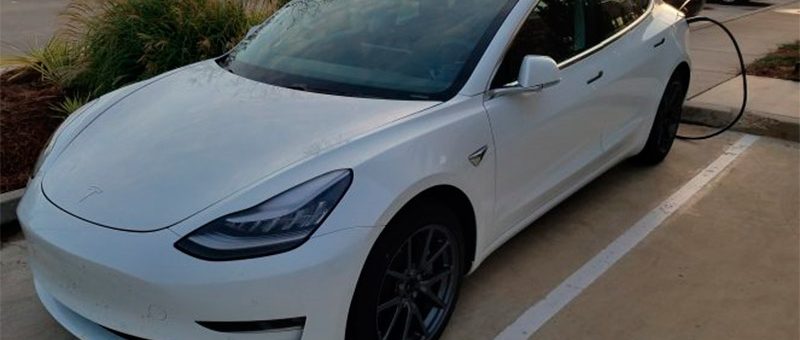 electricofacil's tweet photo. El #Model3 de #Tesla está de gira por Estados Unidos #teslamodel3 Toda la info en nuestra web ➡️ https://t.co/8Wk1gdOPiu https://t.co/lHZcvaMn2I
