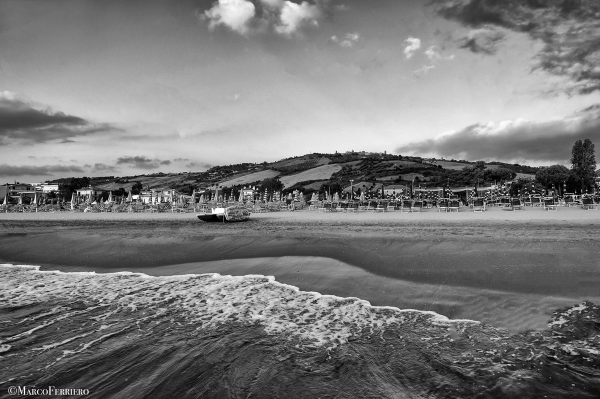 MarcoFerriero1's tweet photo. Il mondo è a colori, ma la realtà è in bianco e nero.
(Wim Wenders). #amoroseto #rosetodegliabruzzi https://t.co/hqMqH4GYSu