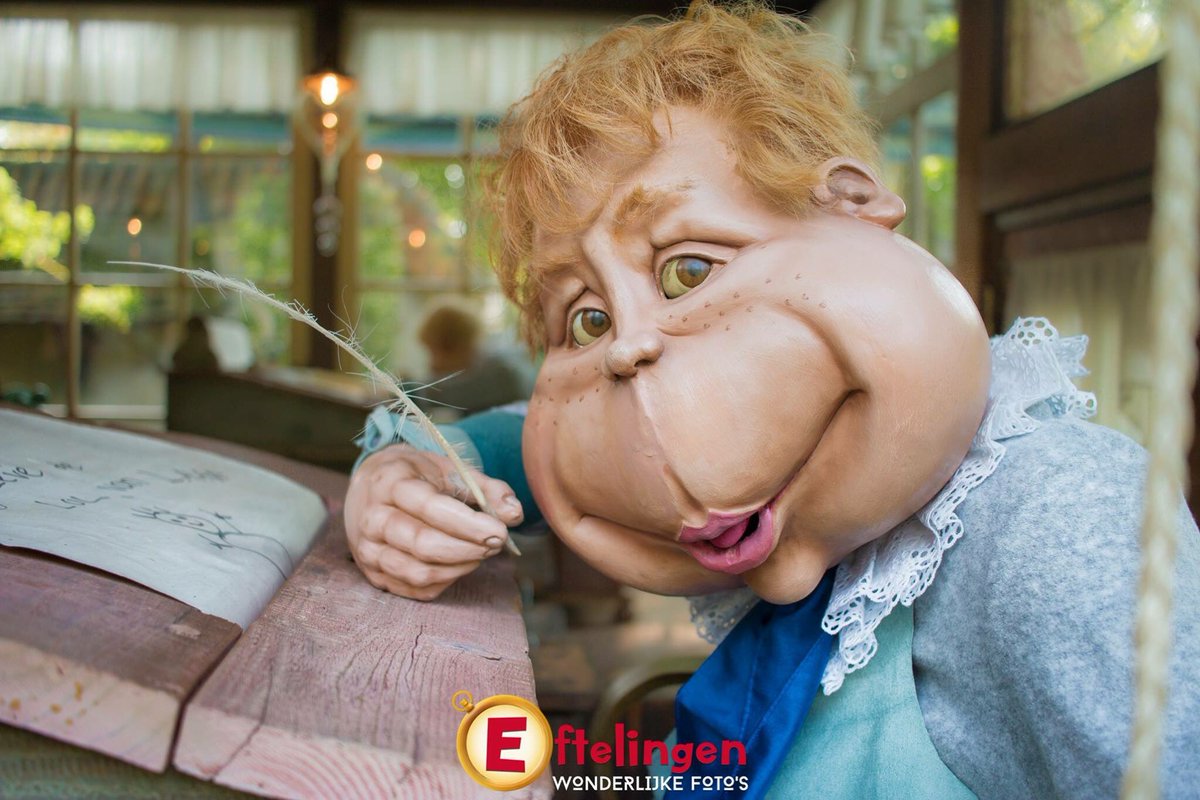 _Eftelingen's tweet photo. Weet jij wat de schrijvende Laaf op het papier schrijft? 📸#eftelingen🎢 @efteling #Efteling #Laaf #kaatsheuvel https://t.co/Ov57OIUp0c