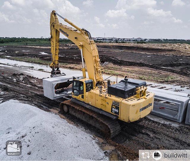 core_machinery's tweet photo. #repost from @buildwitt his #PC800 #excavator playing adult sized legos.
#komatsu #roadmachinery #buildwitt #earthmoving #heavyequipment https://t.co/oa6GJc8OWJ