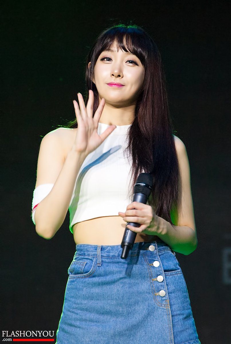GENIEUPDATES's tweet photo. #happygenieday - happy (late) birthday to this beautiful angel who light up our world, she deserves the best ❤ https://t.co/5UOV6qGkb8