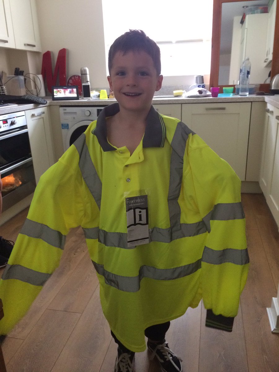 k_waring's tweet photo. @MalvernScaffold few years yet my boys 😂 https://t.co/oTkgcAluNJ