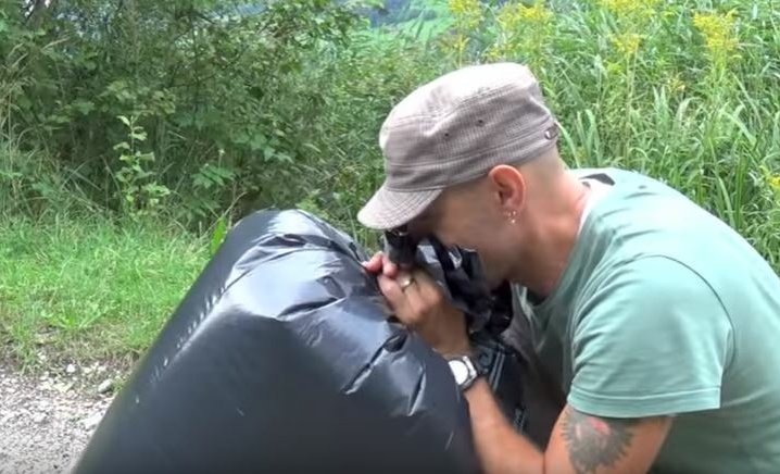 RedTRaccoon's tweet image. Two tips if you absolutely need to go out in flood waters

Use makeshift inflatable rafts using trash bags

Use a stick to check underwater
