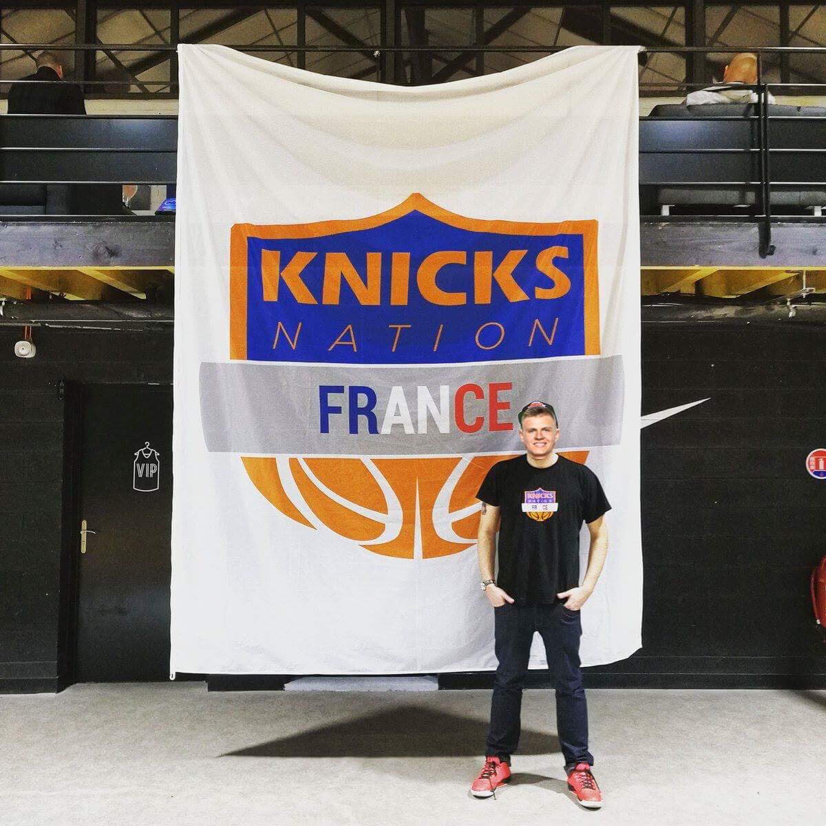 KnicksNationFr's tweet photo. 🚨 KNF !
Pour ceux qui ont adhéré en tant que premium, voici le tee-shirt #BlackEdition que vous allez recevoir!!
#RetirezNousPhotoshop 😂 https://t.co/FgL1D4F0oB