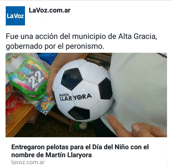 jr_cba's tweet photo. Llevan gobernando 18 años, pierden la elección y como son de la vieja política, salen a regalar fútbol ⚽️, con el nombre de @MartinLlaryora https://t.co/fuF1x6e8Fx