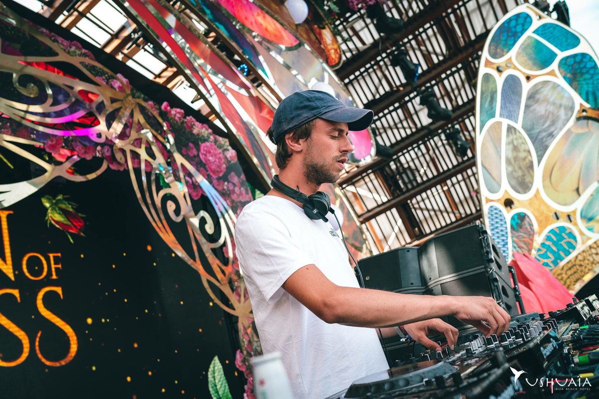 ushuaiaibiza's tweet photo. Taking over for more music on a Tuesday in Garden of Madness, @Magicwandmusic. #ushuaiaibiza https://t.co/VheKruL3sP
