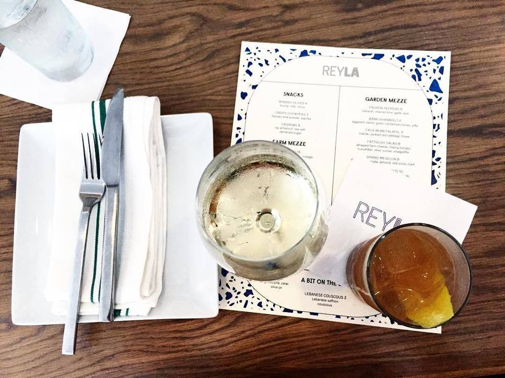 sipsterwine's tweet photo. Robolla and rum at @heyreyla in Asbury Park.
.
.
.
.
#sipsters #sipster #asburypark #reyla #greekwine #robolla #ba… https://t.co/OnF1KohG0n https://t.co/aCw4nECT5v