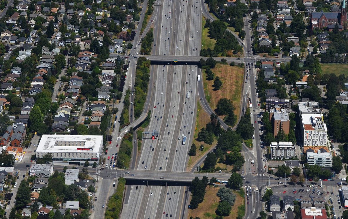 LynnPorter77's tweet image. Lid I-5 near U District? Charrette on Sept. 16
djc.com/news/ae/121036…