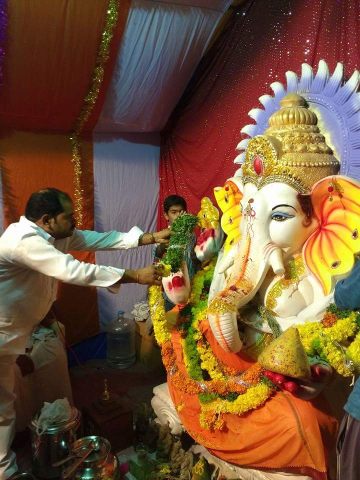 drr4567's tweet photo. Today #RAM_Anna visited to #SREE_SIDHI_VINAYAK_YOUTH Ganesh Mandapam at 6th ward pedda amberpet nagara Panchayati ,ibrahimpatnam constiency https://t.co/ryjGpZhlcm