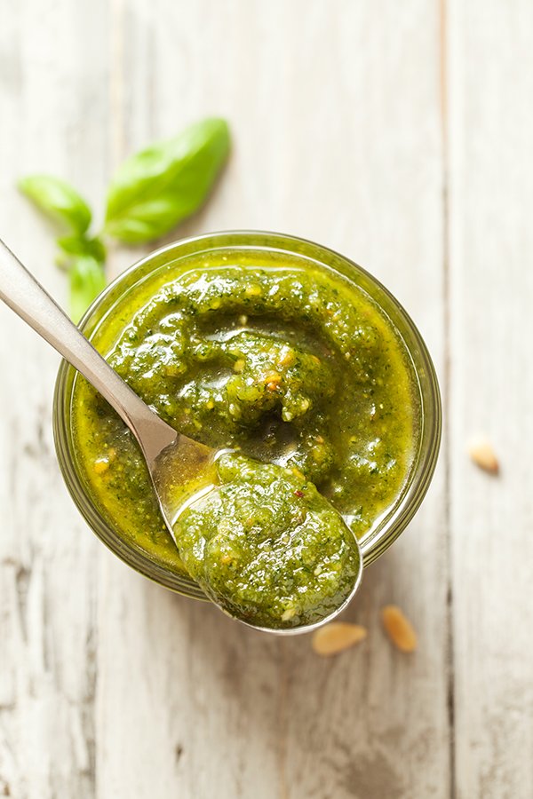 Rapide et facile, le pesto de basilic est un incontournable terriblement gourmand ! goo.gl/NUptEX