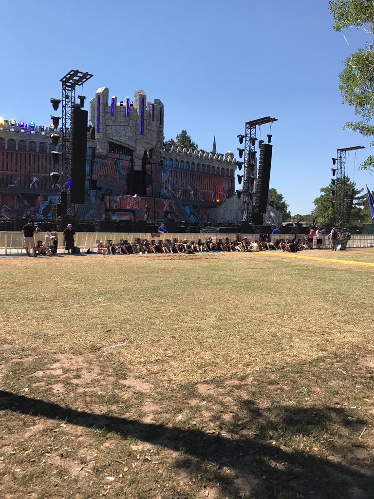 friendlythot's tweet image. "i fuck for ketamine" starter pack