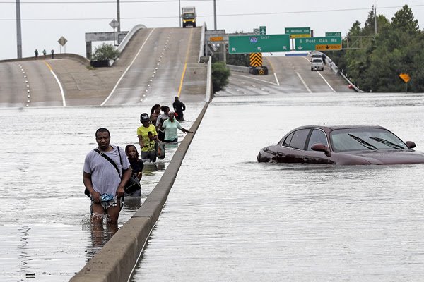 caseypea's tweet photo. My Thoughts and Prayers Go Out To All The People Effected By #HurricaneHarvey https://t.co/Nx4sEpyZa9