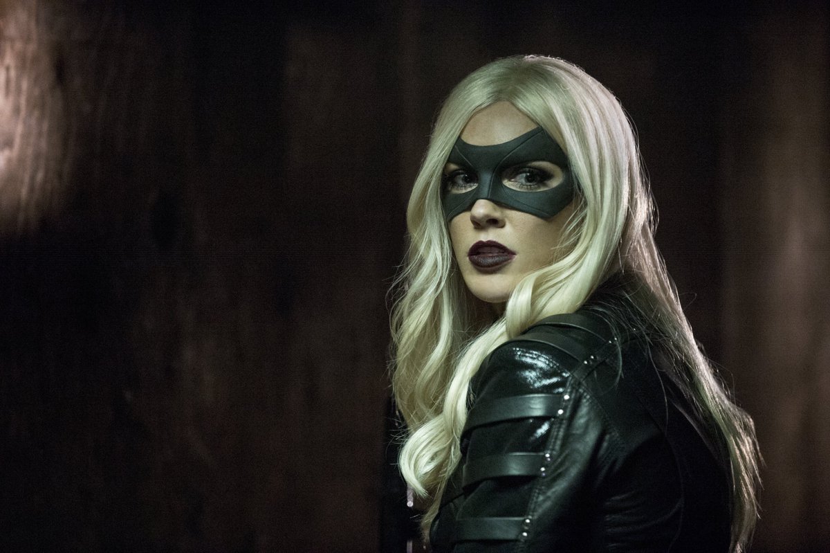 SYFY_Spain's tweet photo. Les toca a ellos vigilar la ciudad en ausencia del Justiciero. Ahora, dos capítulos de #Arrow en @Syfy_Spain. https://t.co/V5EchOl8wA