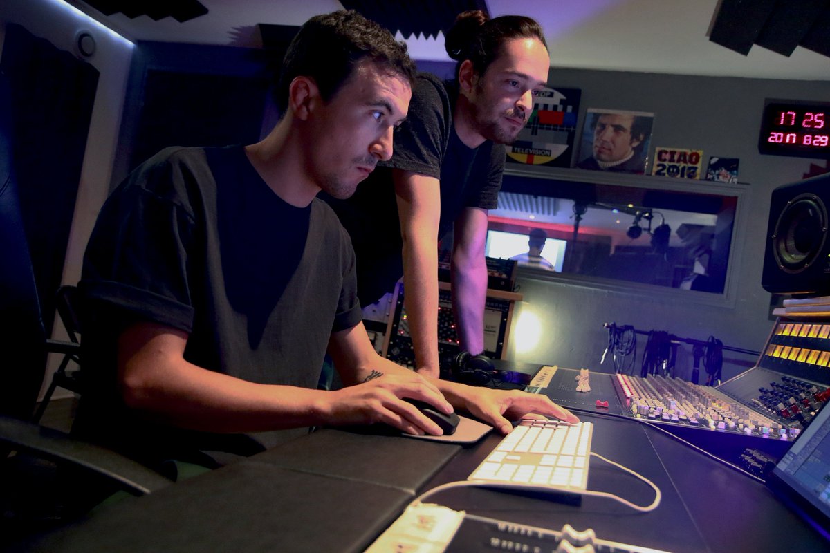 SodasoundTweets's tweet photo. Juan et @lepetitcesar au travail sur de nouveaux morceaux ! 

https://t.co/2GVfFyMtJp https://t.co/041wJjXMpJ