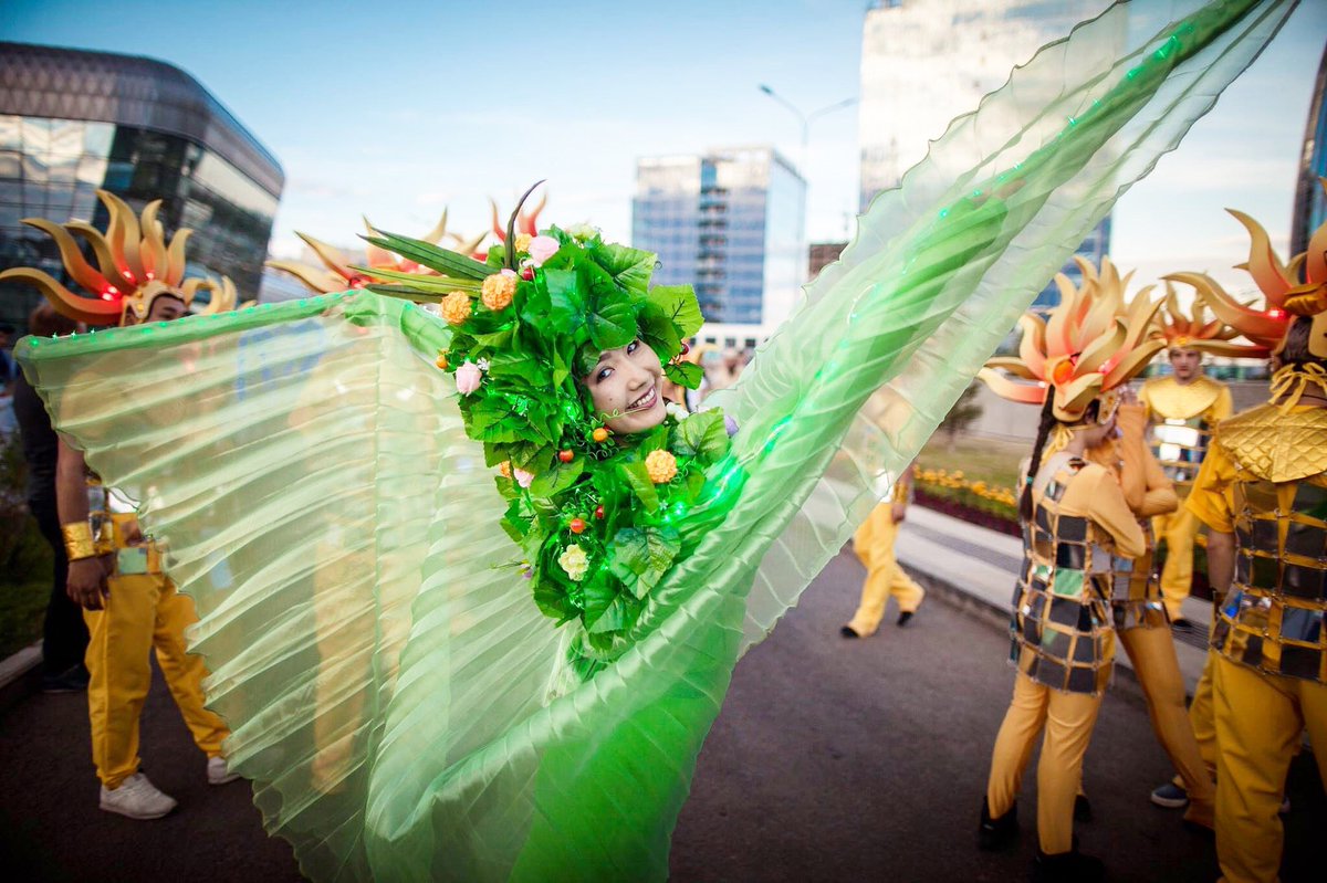 CNNCreate's tweet photo. The Future Energy Parade @Expo2017_Int is a must see spectacular! #AstanaExpo2017 #CNNCreate #futureenergy #EXPO2017 #greenenergy https://t.co/J1vfc4tPp6