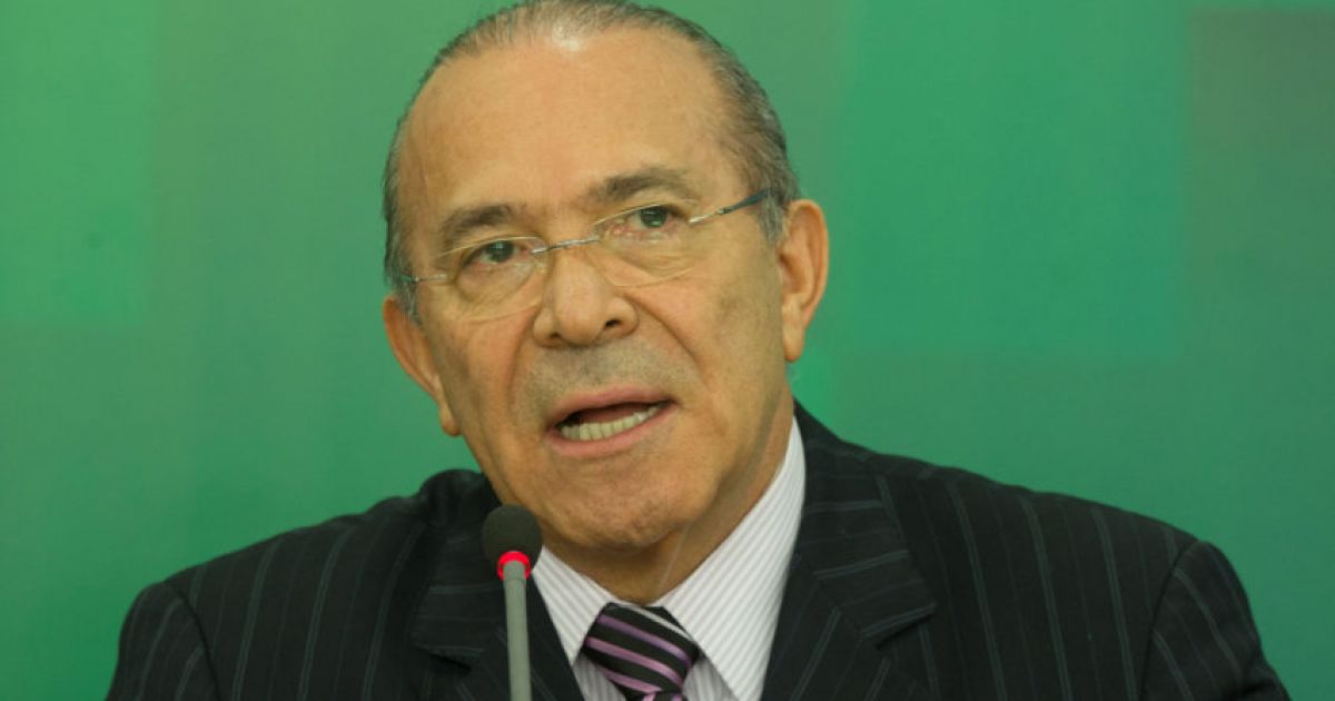 RPNagora's tweet photo. #RPNonline Planalto está preparado para possível nova denúncia contra Temer, diz Padilha https://t.co/fyTNnxUCqX https://t.co/f6K0gwH2Zh