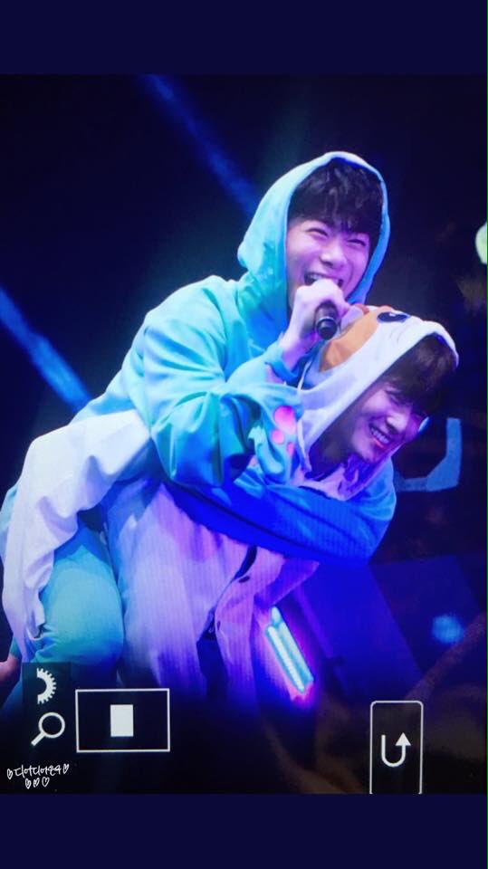 170829 ASTROAD JAPAN 2부
#아스트로 #ASTRO #라키 
#아스트로드 
( •̣̣̣̣̣̥́௰•̣̣̣̣̣̥̀ )