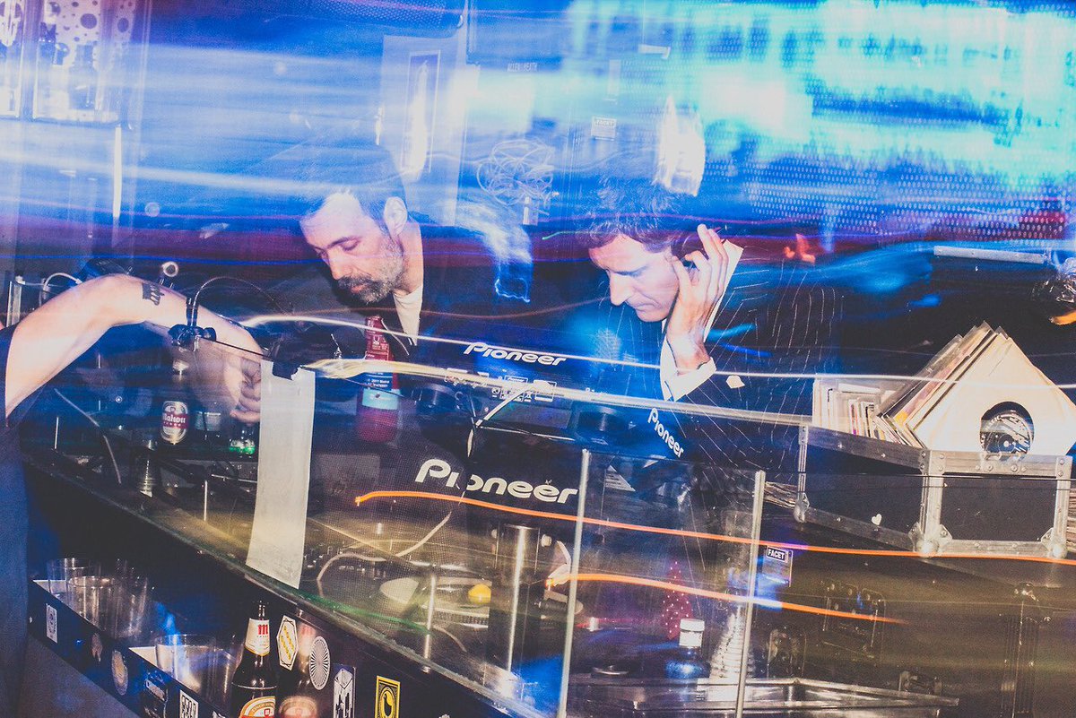 Charlie Mysterio, el sábado, pinchó en la última edición de nuestro club, sita en Madrid. Ahí va su increíble chart. playmoss.com/es/old-wave-ne…