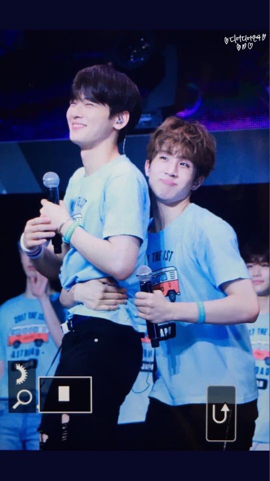 Turkey_ASTRO's tweet photo. 170829 ASTROAD JAPAN 2부
#아스트로 #ASTRO #라키 
#아스트로드 
( •̣̣̣̣̣̥́௰•̣̣̣̣̣̥̀ ) https://t.co/E00Drlqctw