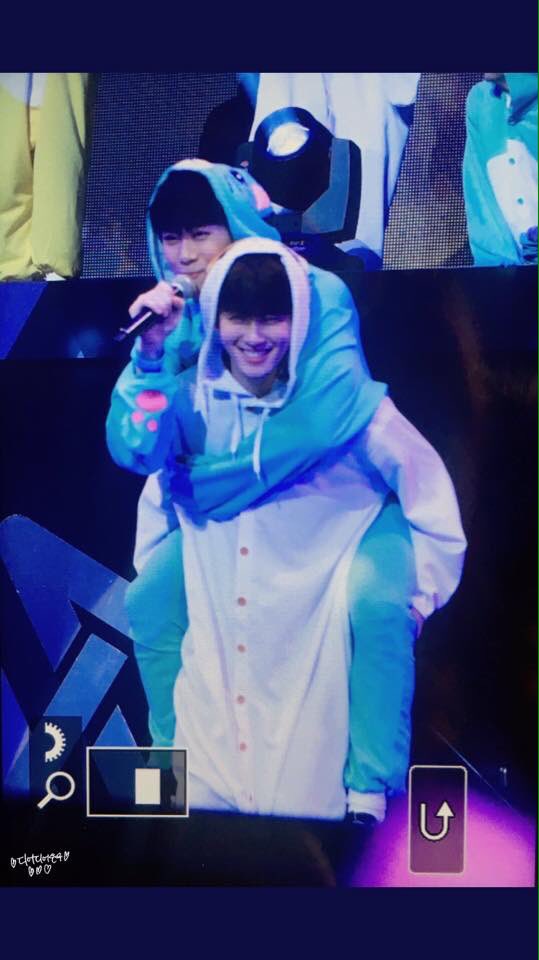 170829 ASTROAD JAPAN 2부
#아스트로 #ASTRO #라키 
#아스트로드 
( •̣̣̣̣̣̥́௰•̣̣̣̣̣̥̀ )