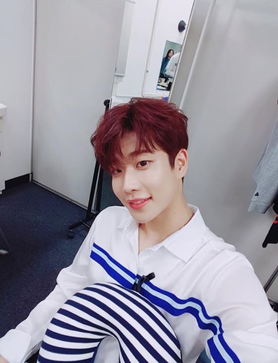 [#ArohaU_Trans] 20170828 ASTRO Official Twitter Güncellemesi #아스트로 #엠제이 

-Cevap!!En yaşlı MJ!!
Yazan. M-oppa
#Aroha #eniyisi #siziseviyorum