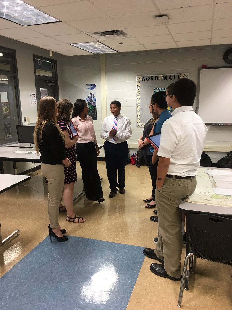 Ms_Tillson's tweet photo. Culture Sumposium! @ManorNewTech #mnths #titanup @funkdaddytweet #ourhouse #manorisd @ti10conner https://t.co/LCrIV1DiJf