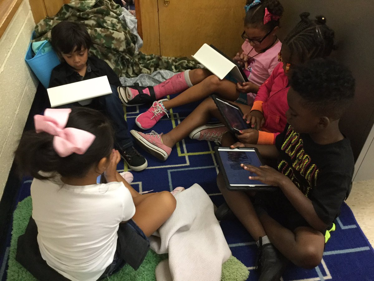 fosterfirsties's tweet photo. We love Epic!#wpsproud #lomagnet #epicbooks https://t.co/JLkoRq2lrM