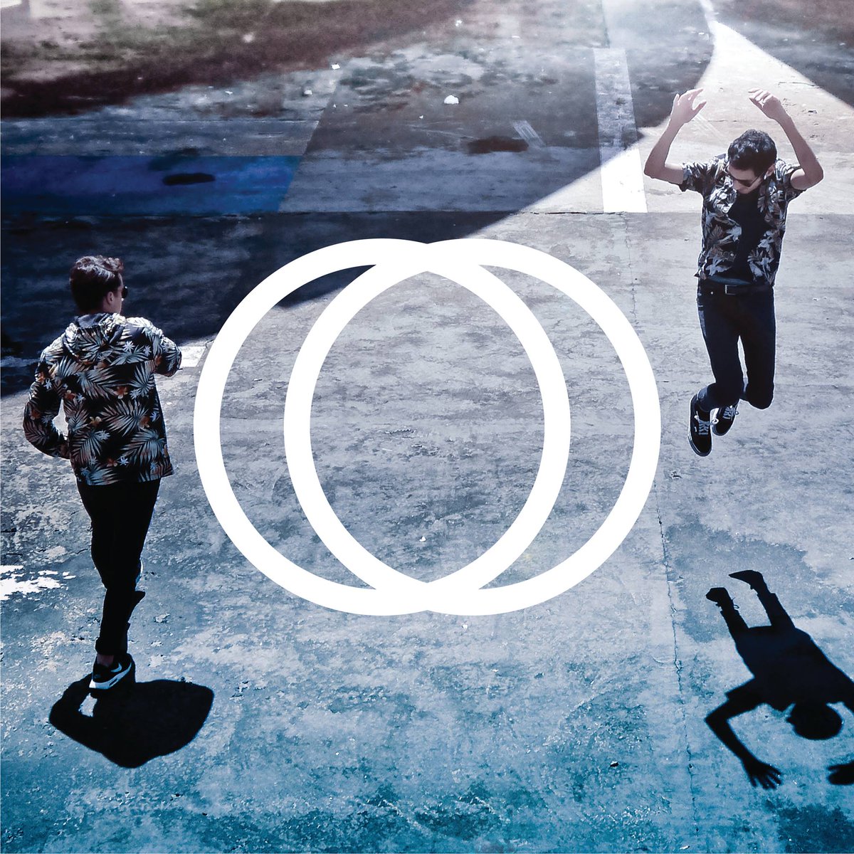 "FULL CATHEDRAL" maintenant disponible partout nwds.lnk.to/leska-fullcath… Premier ep "CIRCLES" disponible en préco, sortie le 15 septembre 🔥