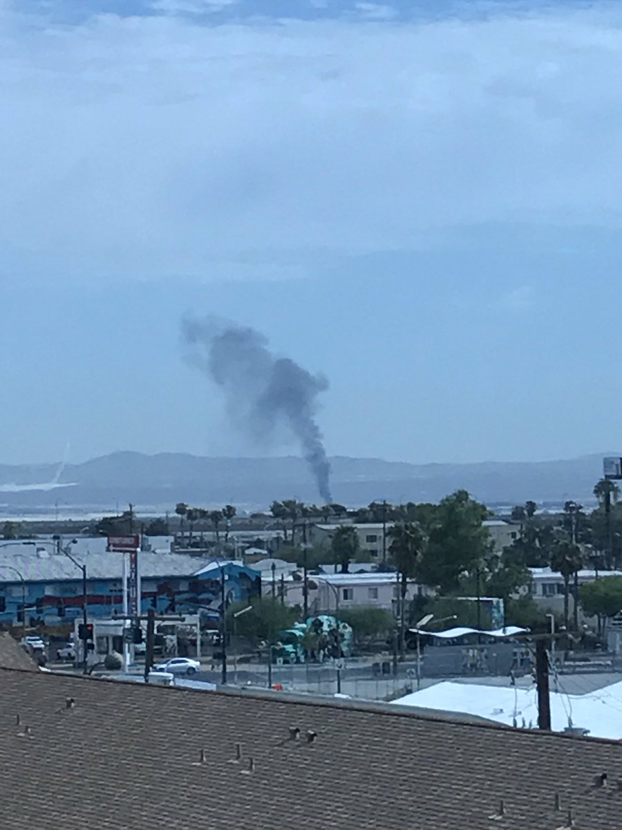 FG_Amanda's tweet photo. Fire in DTLV? https://t.co/g32lHgPyXu