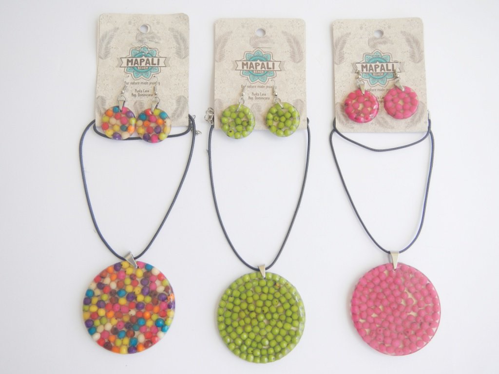 MapaliBeach's tweet photo. ¿Ya viste los hermosos y coloridos #collares que tenemos en Mapali Beach para ti?
Pidelos en nuestra página: https://t.co/zj3joHcR4h https://t.co/C0MDmOBhWX