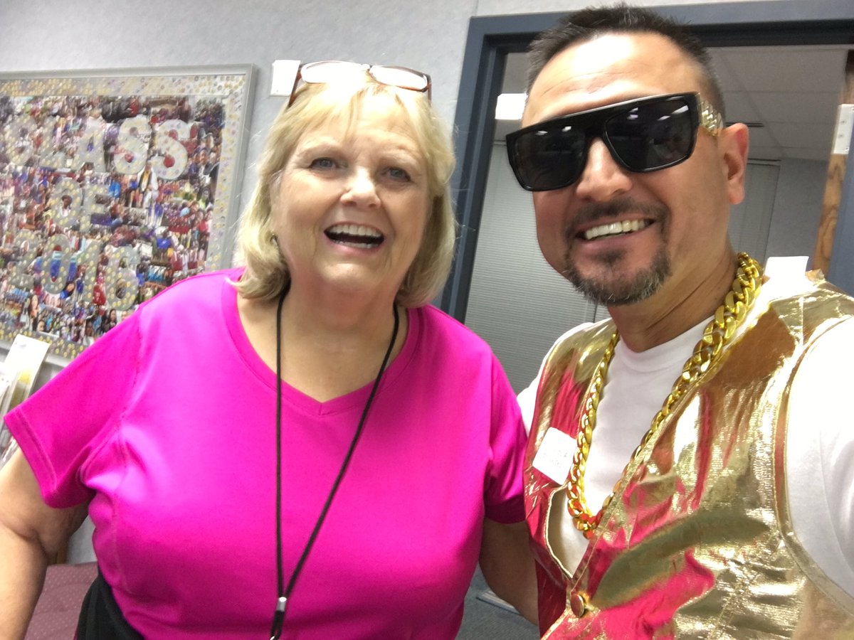 SamHoustonHS's tweet image. "Hammer Time with Ms. Lee! #hoco2017 #PlaylistDay #TexansKeepItReal