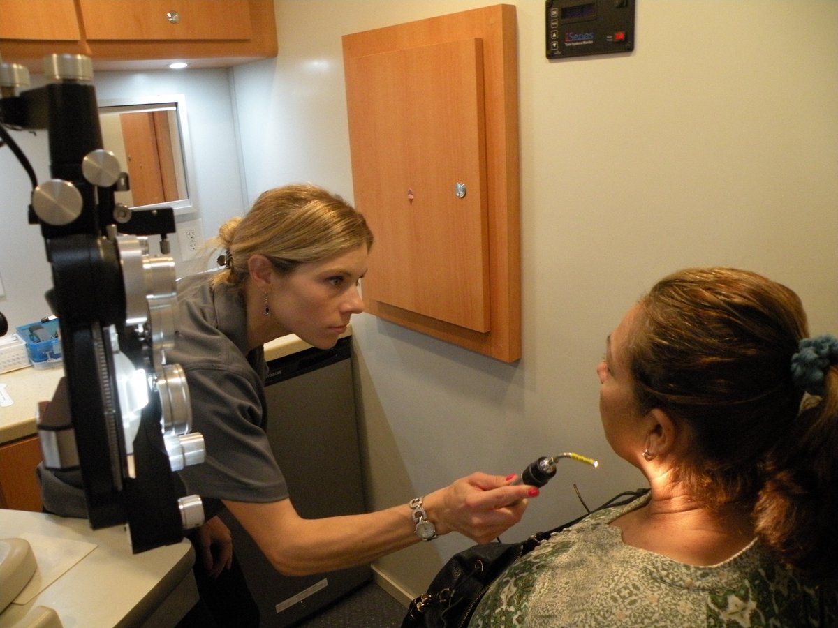 TzuChiUSA's tweet photo. A total of 147 people benefited from our #EyeCare99 #VisionMobile clinic program in #California! #LoveSaves https://t.co/YXqdqyhgDA