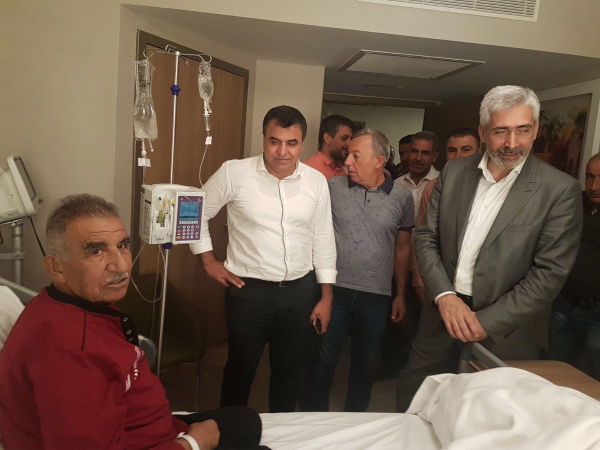 Değerli dostum eski Hazro bel.başk.'nı Fethullah Mehmetoğlunu hastahanede ziyaret ettik. Acil şifalar dileriz.