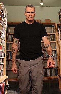 pinchessdiscos's tweet image. Comparte este Henry Rollins de la abundancia y nunca te faltarán discos. #pinchessdiscos