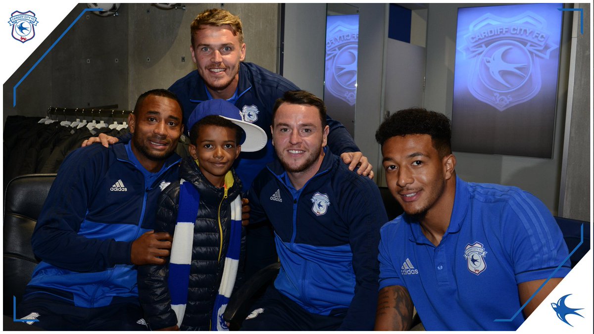 CardiffCityFC's tweet photo. 📸 Everyone in... Bluebirds!

@Leetomlin10
@DamourLoic

#CityAsOne 🔵⚽️🔵⚽️ https://t.co/l4ae8SMXlB